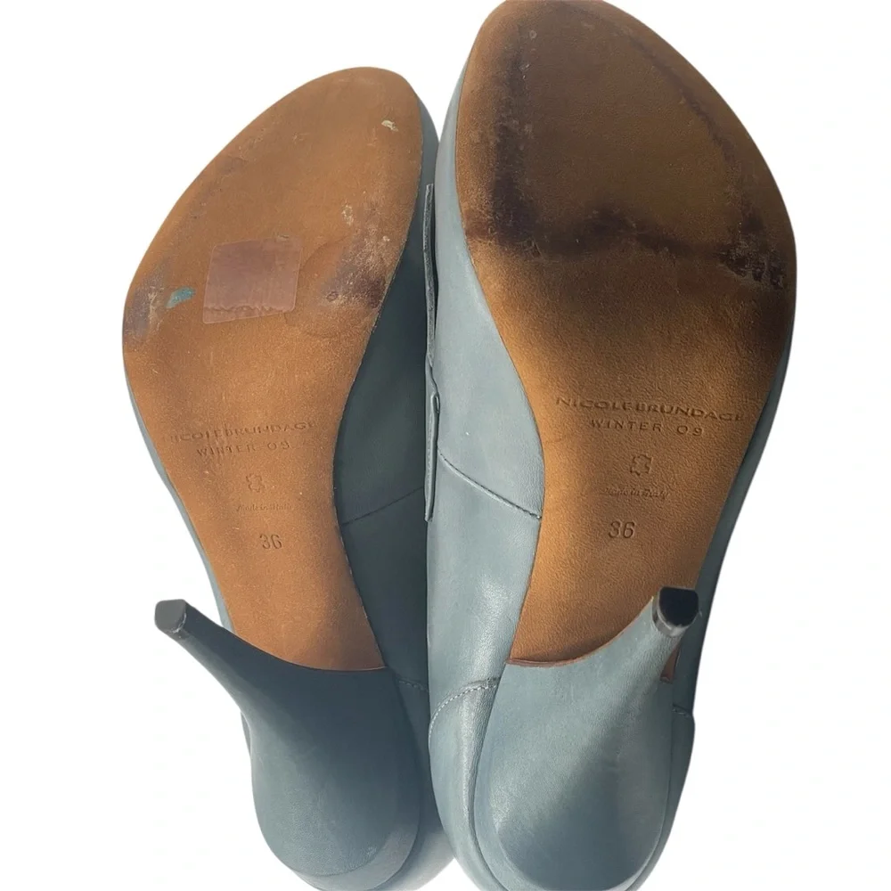 Nicole Brundage Winter 09 Dusty Blue-Gray Pumps Italy 36 US 6 Dark Academia
